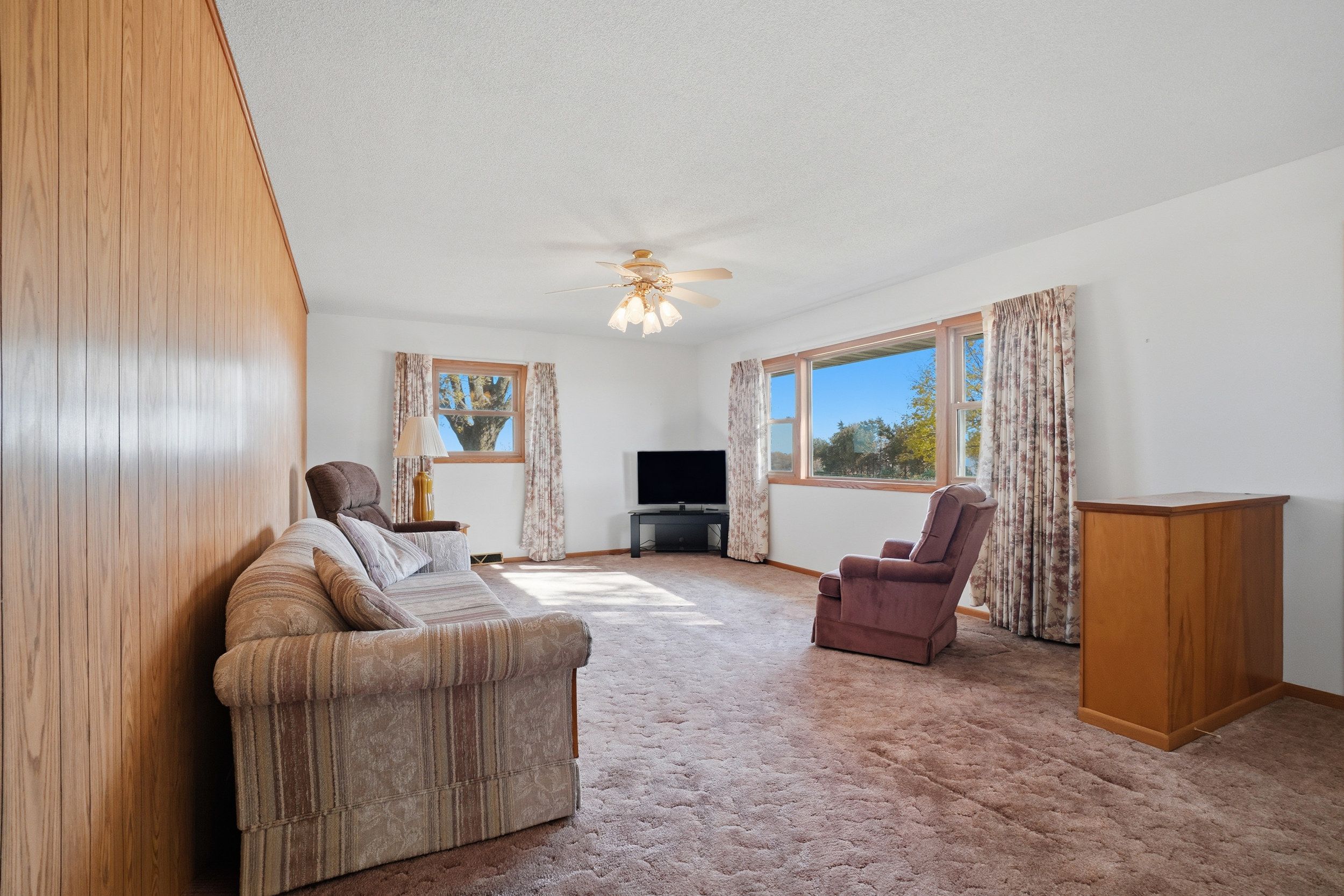 Listing Photo: 10_25871 200th ave-010